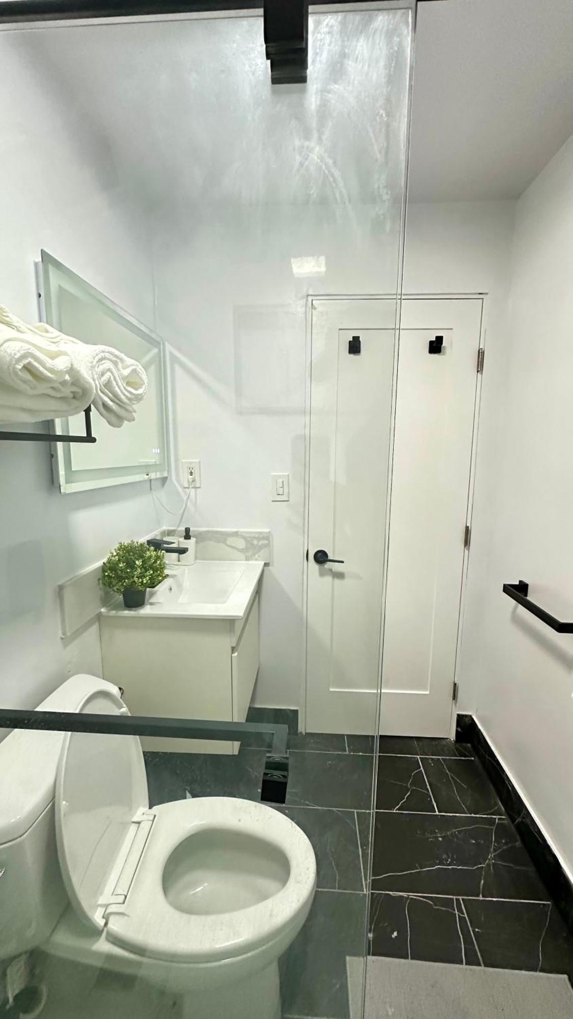 Bed and Breakfast Modern 2Br Stylish & Cozy Unit Лос-Анджелес Екстер'єр фото